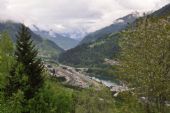 Pohled na Airolo, dominantní je zde kromě dálnice nádraží; 02.06.2016 © Pavel Stejskal