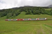 Glacier Express tvořený atraktivní vyhlídkovou soupravou; 03.06.2016 © Pavel Stejskal