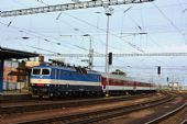 10.8.2016 - Bratislava hl. stanica: 362 011-9 vchádza na čele R 608 Ružín © Ondrej Krajňák