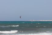 11.06.2016 - pláž hotelu Mahdia Palace: surfování s padákem aneb kitesurfing © PhDr. Zbyněk Zlinský