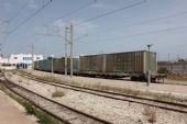 12.06.2016 - gare Mahdia: čtveřice kontejnerových vagónů, používaných u SNCFT jako kryté vozy © PhDr. Zbyněk Zlinský