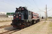 12.06.2016 - gare Mahdia: stroj 91 91 0 000567-8 objíždí soupravu od vlaku 5-22/59 © PhDr. Zbyněk Zlinský