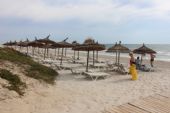 13.06.2016 - pláž hotelu Mahdia Palace: místa na pláži příliš obsazená nejsou, ... © PhDr. Zbyněk Zlinský