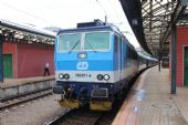 14.06.2016 - Praha hl.n.: 163.071-4 v čele R 947 Praha hl.n. - Hradec Králové hl.n., jako druhý je řazen vůz 20-70 030-9 Bpee237 © PhDr. Zbyněk Zlinský