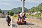 20.8.2016 - Děčín-Loubí, přístav: První pražský team v cíli © Jiří Řechka