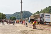 20.8.2016 - Děčín-Loubí, přístav: čekání na poslední družstvo © Jiří Řechka