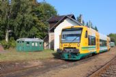 10.09.2016 - Rokytnice v O.h.: část skříně motorového vozu BCymot 428 MÁV (Ganz 1932) a 841.074-8 (VT 650.74) © PhDr. Zbyněk Zlinský