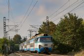 15.10.2016 - Praha-Kolovraty: 451 088-9/451 015-2, Os 2538 © Jiří Řechka