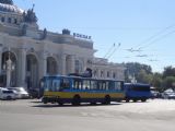 Oděsa, porouchaný trolejbus typu JUMZ T-1 před nádražím, 5.8.2016 © Jiří Mazal