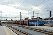 26.10.2016 - Olomouc: Prechádza nákladný vlak. Na čele 363 026-6 © Ondrej Krajňák