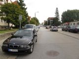 24.9.2016 - Bautzen: z okolních ulic se stala parkoviště; přímo v ulici Fabrikstr. je vlečka do továrny - jezdí po ní i Twindexxy © Dominik Havel