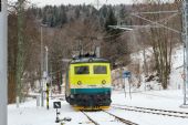 7.12.2016 - Kouty nad Desnou: 140 079-5 objíždí soupravu © Jiří Řechka