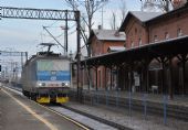Międzylesie, lokomotiva 163.048 objíždí soupravu pro zpáteční vlak do Pardubic; 13.12.2016 © Pavel Stejskal