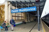 23.11.2016 - Č.Budějovice: autor odpočívá na 1. nástupišti © Jiří Řechka