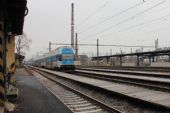 01.12.2016 - Nymburk hl.n.: 471.061-2/971.061-7 přijíždí jako Os 5823 Praha Masarykovo n. - Kolín © PhDr. Zbyněk Zlinský