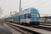 01.12.2016 - Nymburk hl.n.: 471.061-2/971.061-7 přijíždí jako Os 5823 Praha Masarykovo n. - Kolín © PhDr. Zbyněk Zlinský