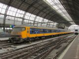 Amsterdam Centraal: soupravy vlaků do Bruselu nevyužívají své řídící vozy; 1.6.2016 © Libor Peltan