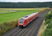 Další vlak do Hofu, zde s jednotkou DB 612.598 mezi Röslau a Marktleuthenem; 5.7.2016 © Pavel Stejskal