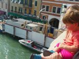 Venezia: Pájina na mostě Rialto s nápisem o neexistenci mafie © Tomáš Kraus, 7.9.2016