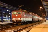 26.1.2017: osobní vlak 4287 do Bratislavy s 263.006 v čele v Břeclavi © Pavel Stejskal