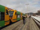 17.2.2017 - Gotteszell: třívozový vlak dorazil do Gotteszellu, na protější kolej zanedlouho přijede vlak do Plattlingu © Dominik Havel