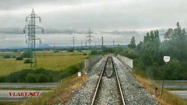 Ponad diaľnicu. Vzadu vľavo Záruby a Havranica nad Smolenicami... 26.08.2012 © Marko Engler