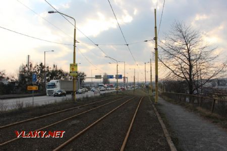 zápcha na moste pri VSS, 22.3. 2017, © Ing. Igor Molnár