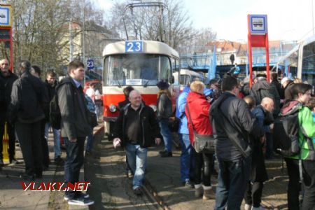 25.3.2017, Praha 6 Královka: kdy už to vypukne? © Luděk Šimek