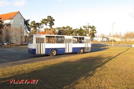 29.12.2016 - Veszprém: ex-míšeňský Ikarus 260.02  na točně Haszkovo © Dominik Havel