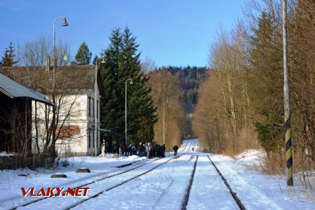 Pohled na stanici, vlevo patrné patky jeřábu nad manipulační kolejí, která je též snesena; 19.2.2017 © Miroslav Blaťák
