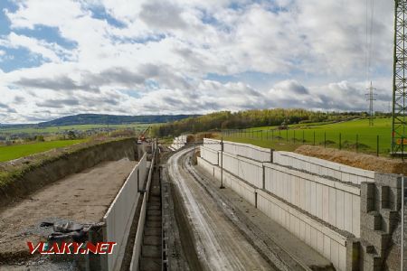 2.5.2017 - Kyšice, Ejpovický tunel: těleso budoucí tratě směrem k Rokycanům © Jiří Řechka