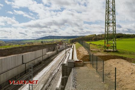 2.5.2017 - Kyšice, Ejpovický tunel: těleso budoucí tratě směrem k Rokycanům © Jiří Řechka