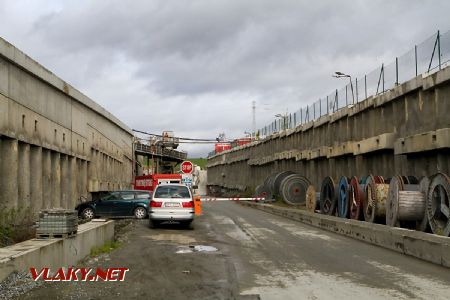 2.5.2017 - Kyšice, Ejpovický tunel: zaústění tratě do tunelů © Jiří Řechka