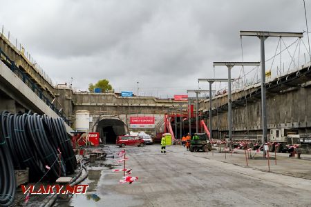 2.5.2017 - Kyšice, Ejpovický tunel: zaústění tratě do tunelů © Jiří Řechka