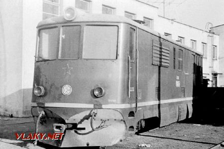 12.12.1977 - Jindřichův Hradec: už neprovozní T 47.003 © Zdeněk Picka; zdroj: www.prototypy.cz