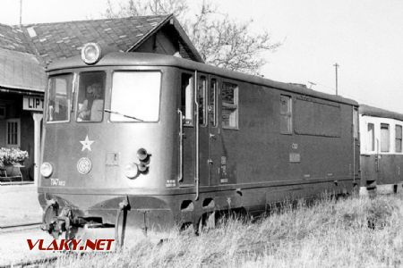 10.11.1978 - Liptáň: TU 47.0013 s osobním vlakem © Zdeněk Nantl; zdroj: www.prototypy.cz