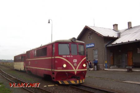 13.11.2004 - Osoblaha: 705.916-5 + 005.915-4 jako Os 20607 z Třemešné ve Slezsku © PhDr. Zbyněk Zlinský