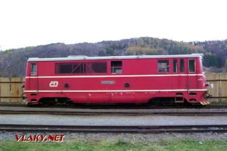 13.11.2004 - Třemešná ve Slezsku: zálohová 705.917-3 © PhDr. Zbyněk Zlinský