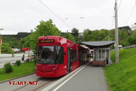 Zast. Bergisel, tramvaj typu Bombardier Flexity Outlook Cityrunner © Jiří Mazal, 7.5.2017