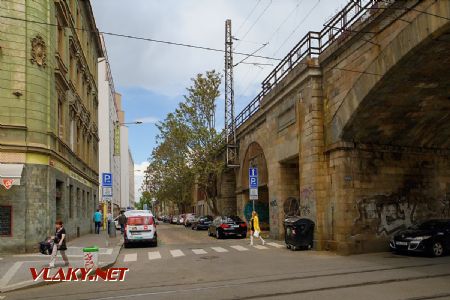 15.05.2017 - Praha-Karlín: Negrelliho viadukt přes Sokolovskou ulici © Jiří Řechka