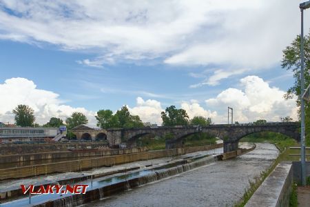 15.05.2017 - Praha-Karlín: Negrelliho viadukt, plavební kanál a slalomová dráha na Vltavě © Jiří Řechka