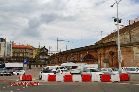 25.05.2017 - Praha-Karlín: vlevo Negrelliho viadukt, vpravo spojovací viadukt © Jiří Řechka