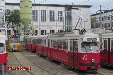 Wien Erlachgasse: volně přístupný průchod vozovnou, 21. 8. 2016 © Libor Peltan