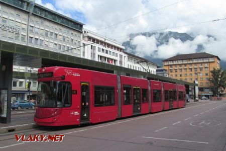 Innsbruck: tramvaj u nádraží, 22. 8. 2016 © Libor Peltan