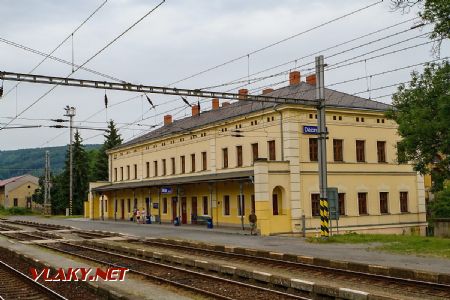 27.6.2017 - Děčín východ: výpravní budova © Jiří Řechka