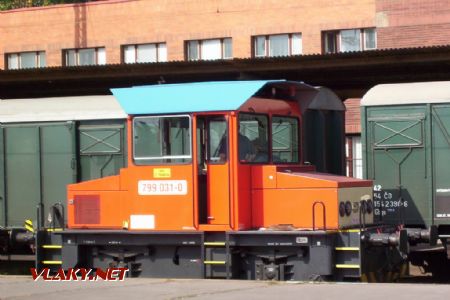 27.09.2003 - Pardubice hl.n.: 799.031-0 jako součást nevydařeného pardubického ''Dne železnice'' © PhDr. Zbyněk Zlinský