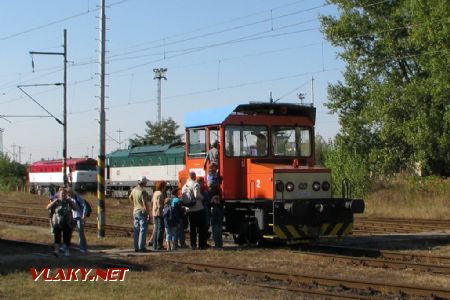 26.09.2009 - PJ Brno-Maloměřice: výměna cestujících na 799.040-1 © PhDr. Zbyněk Zlinský