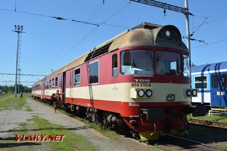 5.8.2017 - Chlumec nad Cidlinou: Vlakom Sp 1811 pokračujeme do Lázní Bělohrad © Ondrej Krajňák