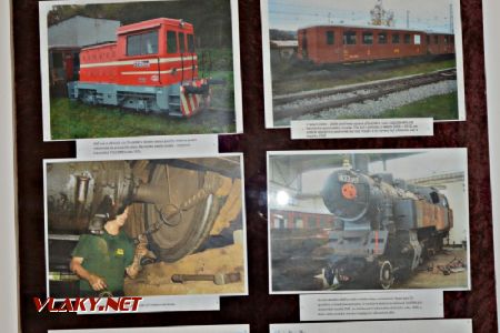6.8.2017 - Zubrnice-Týniště: Obrázky na stene v dopravnej kancelárii © Ondrej Krajňák