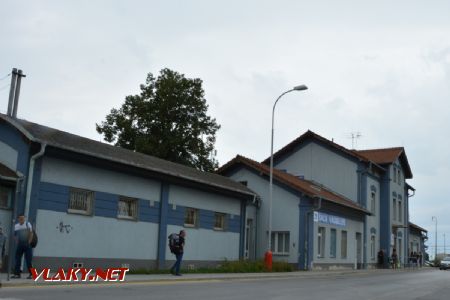 19.8.2017 - Šaľa: Výpravná budova z ulice © Ondrej Krajňák